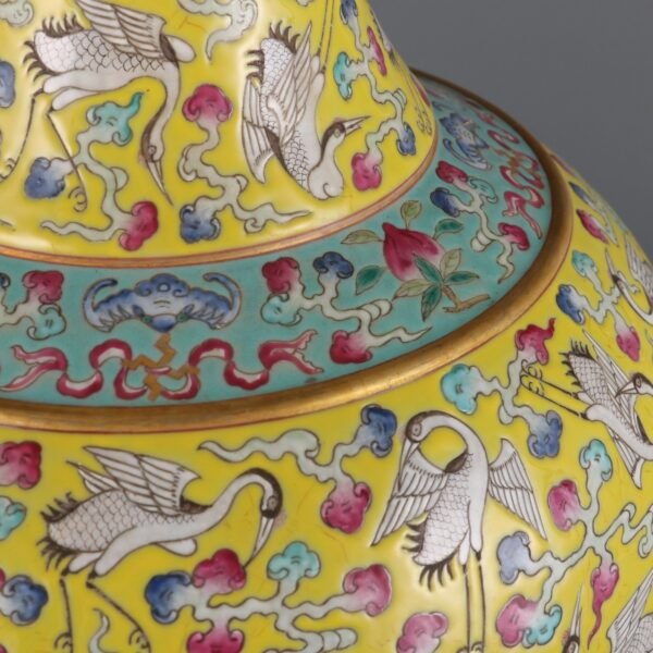 cloud and crane pattern appreciation vase made in the Guangxu period of the Qing Dynasty - Image 6