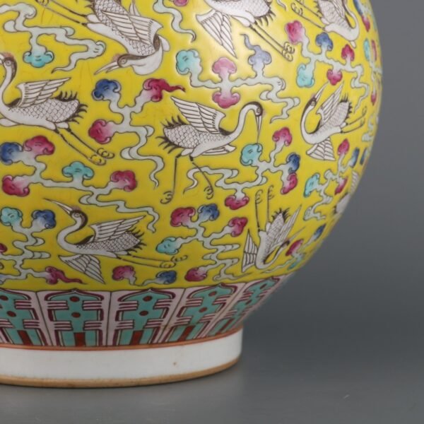 cloud and crane pattern appreciation vase made in the Guangxu period of the Qing Dynasty - Image 7