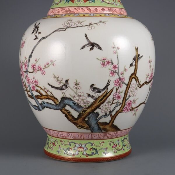 Qing Dynasty Qianlong Period Famille Rose Twelve Happiness Pattern Cloud Mouth Vase - Image 3