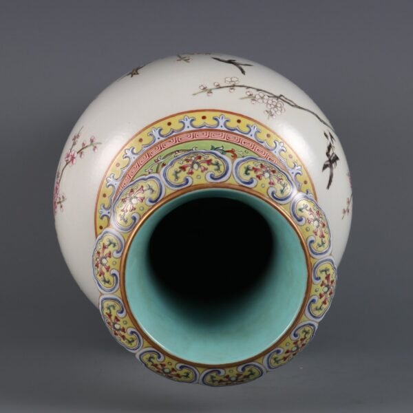 Qing Dynasty Qianlong Period Famille Rose Twelve Happiness Pattern Cloud Mouth Vase - Image 7