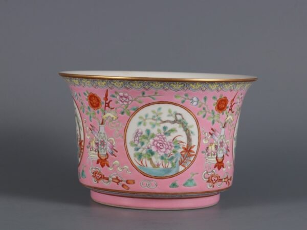 Rouge-red pastel-colored bowl with floral patterns, made in the Guangxu period of the Qing Dynasty