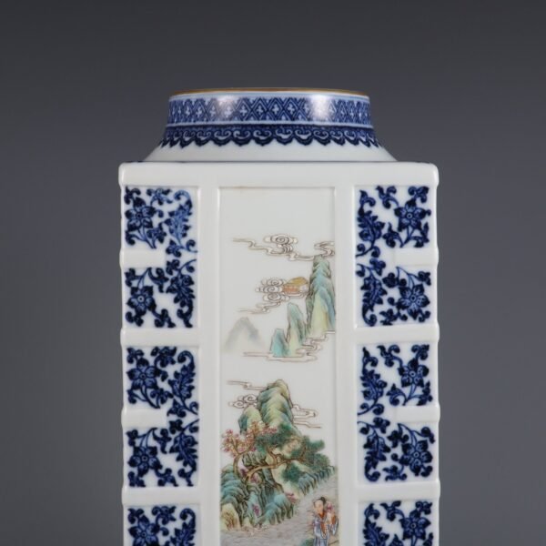 Brown vase with blue and white and pink figures, made in the Qianlong period of the Qing Dynasty - Image 3