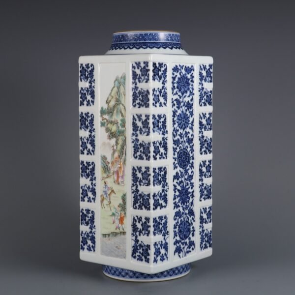 Brown vase with blue and white and pink figures, made in the Qianlong period of the Qing Dynasty - Image 7