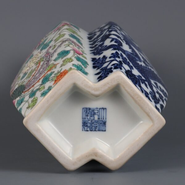 Qing Dynasty Qianlong period blue and white with pink enamel dragon and phoenix square rhombus vase - Image 2