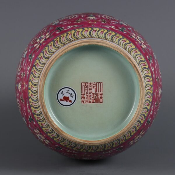 Qing Dynasty Qianlong period rouge red ground pink enamel Kuifeng pattern double handle - Image 9