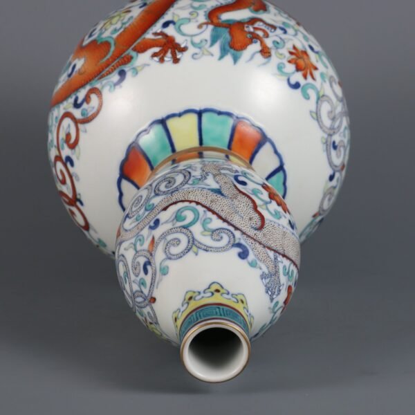 dragon gourd vase made in the Qianlong period of the Qing Dynasty - Image 5