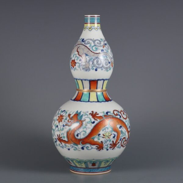 dragon gourd vase made in the Qianlong period of the Qing Dynasty - Image 8
