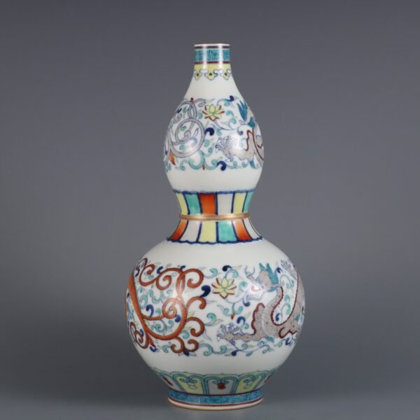 dragon gourd vase made in the Qianlong period of the Qing Dynasty - Image 9