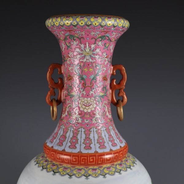 Qing Dynasty Qianlong period pink enamel landscape figure story double-handled large vase - Image 3