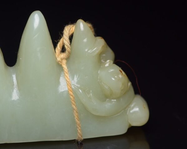 Hetian jade pen holder - Image 5