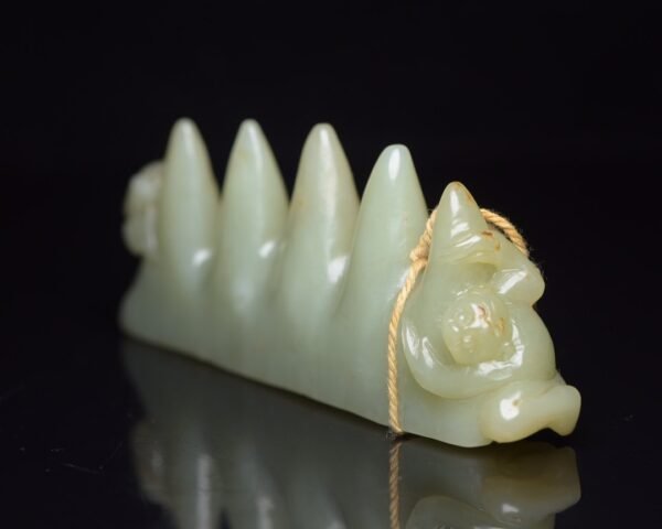 Hetian jade pen holder - Image 7