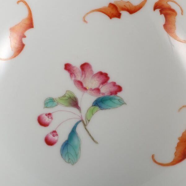 Qing Dynasty Qianlong period pastel figure and flower pattern palace bowl - Image 8