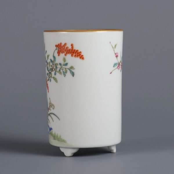 Qing Dynasty Qianlong period powder enamel three-legged pen holder - Image 6