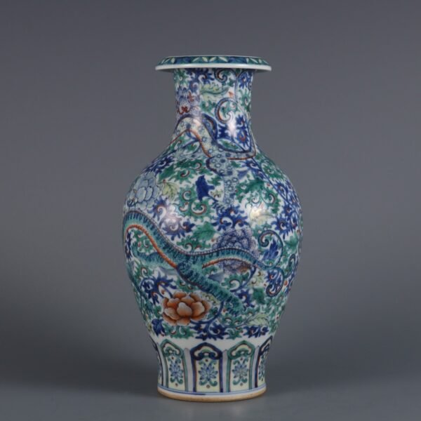 Doucai dragon with lotus vase made in the Qianlong period of the Qing Dynasty
