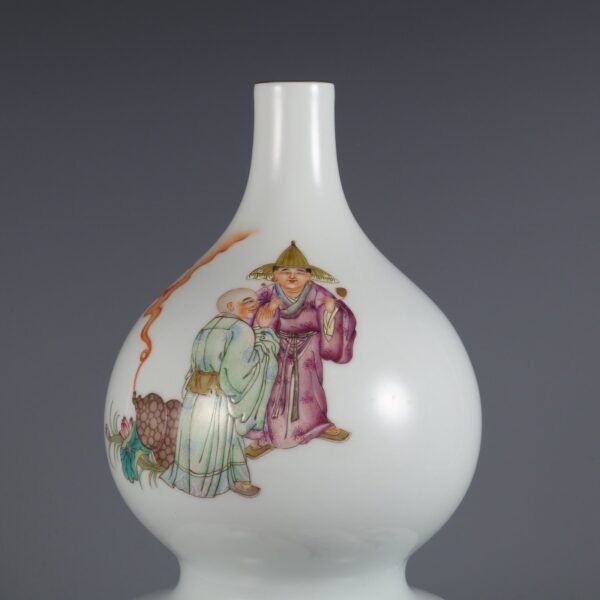 Qing Dynasty Yongzheng Period Famille Rose Eighteen Arhats Gourd Vase - Image 2