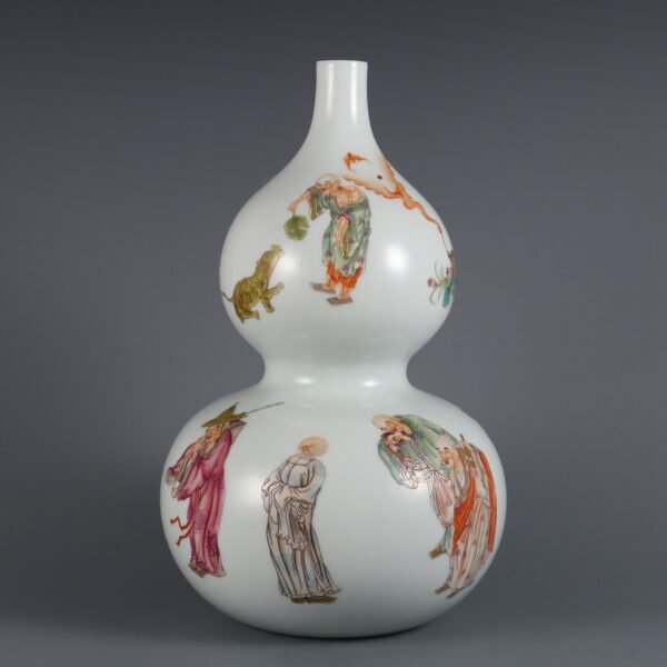 Qing Dynasty Yongzheng Period Famille Rose Eighteen Arhats Gourd Vase - Image 3