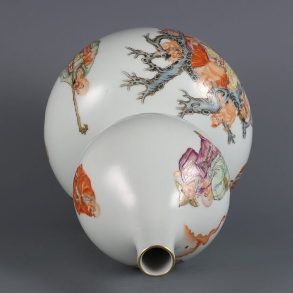 Qing Dynasty Yongzheng Period Famille Rose Eighteen Arhats Gourd Vase - Image 8