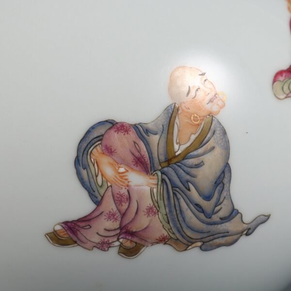 Qing Dynasty Yongzheng Period Famille Rose Eighteen Arhats Gourd Vase - Image 9