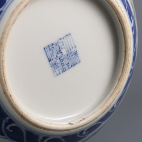 Doucai Cloud Dragon Pattern Covered Jar Made in the Qianlong Period of the Qing Dynasty - Image 9