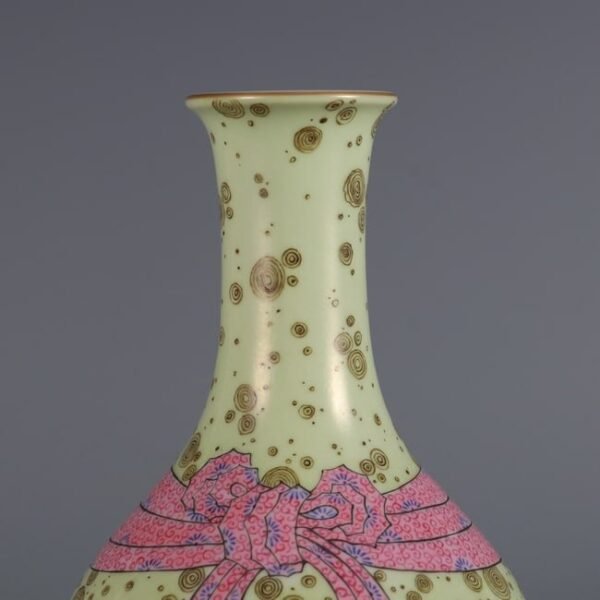 Qing Yongzheng Period Xiangfei Bamboo Glaze Ribbon Gallbladder Vase - Image 5