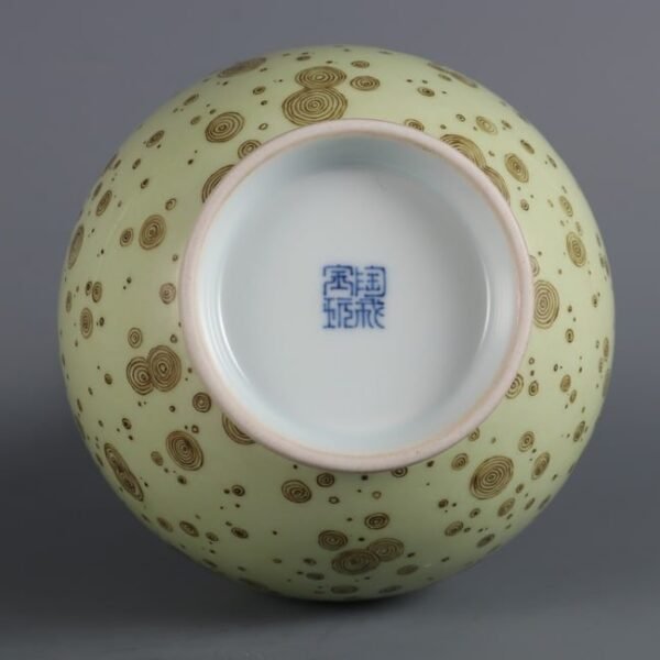 Qing Yongzheng Period Xiangfei Bamboo Glaze Ribbon Gallbladder Vase - Image 8