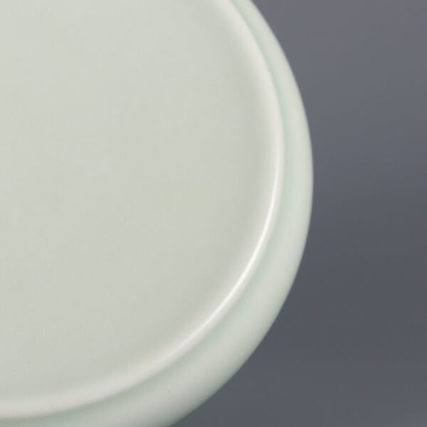 Qing Dynasty Qianlong period bean green glaze pot - Image 7