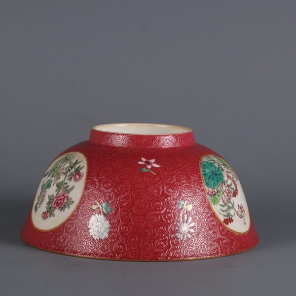 Made in the Guangxu Period of the Qing Dynasty ground with flower-patterned bowl - Image 3