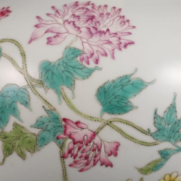 Qing Dynasty Qianlong period powder enamel poppy appreciation vase - Image 4