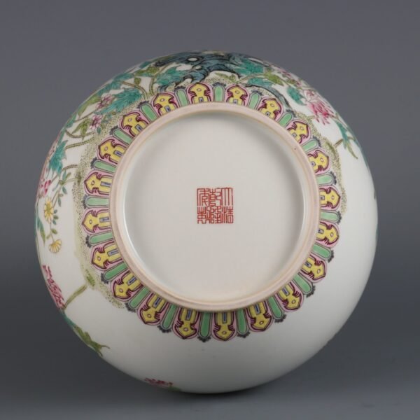 Qing Dynasty Qianlong period powder enamel poppy appreciation vase - Image 8