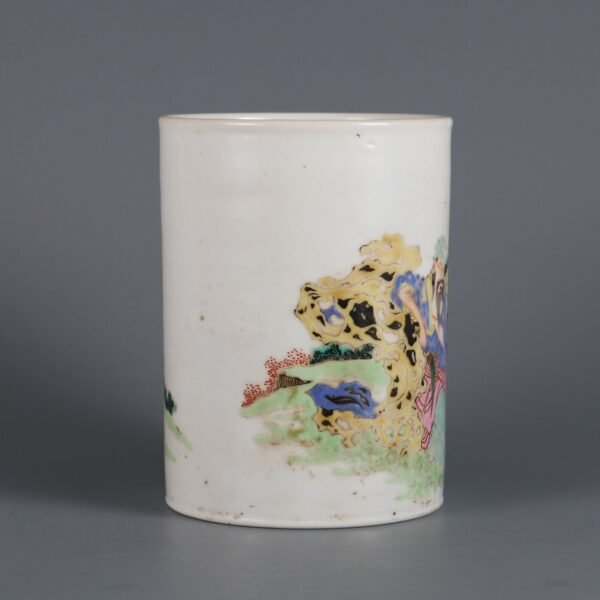 Qing Dynasty Yongzheng Period Porcelain Figure Story Pen Holder - Image 4