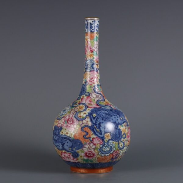 Qing Yongzheng blue and white with pink enamel flower pattern vase - Image 3