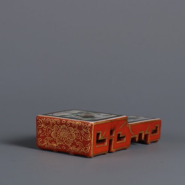 Qing Daoguang Period, alum red background, gold-painted window, pastel landscape - Image 5