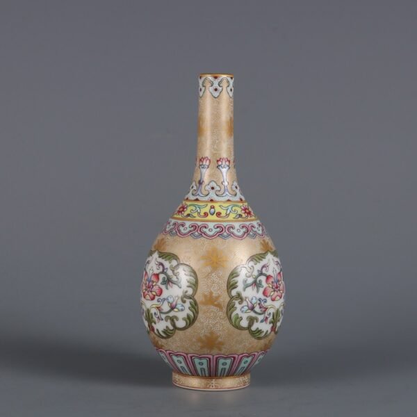 Qing Yongzheng period enameled passionflower pattern gold painted flower vase - Image 9