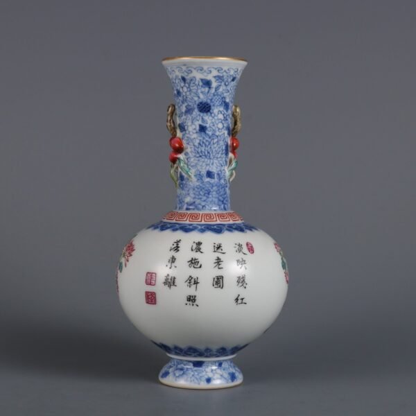 Qing Dynasty Qianlong period blue and white with pink chrysanthemum poem small appreciation vase - Image 3
