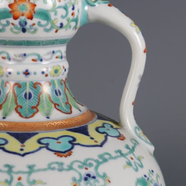 Pattern Ruyi Ear Gourd Zun Made in the Yongzheng Period of the Qing Dynasty - Image 6