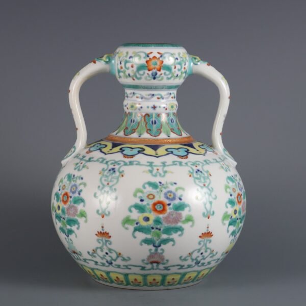 Pattern Ruyi Ear Gourd Zun Made in the Yongzheng Period of the Qing Dynasty - Image 7