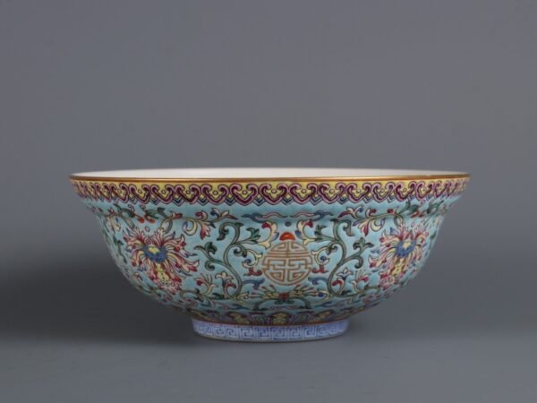 Qing Dynasty Jiaqing Period Powder-glazed Passionflower Longevity Pattern Bent-waist Bowl - Image 3