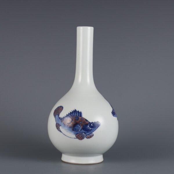 Qing Dynasty Qianlong period blue and white underglaze red mandarin fish pattern gallbladder vase