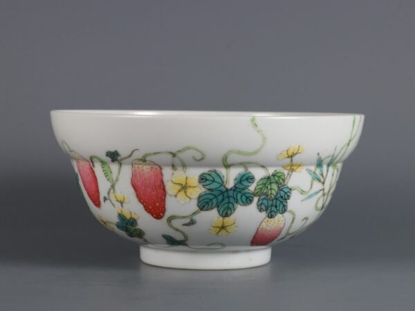 Qing Tongzhi Period Famille Rose Wall-mounted Melon Patterned Bent-waist Bowl - Image 2