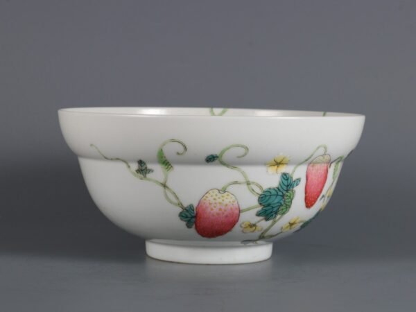 Qing Tongzhi Period Famille Rose Wall-mounted Melon Patterned Bent-waist Bowl - Image 3