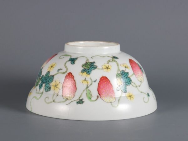 Qing Tongzhi Period Famille Rose Wall-mounted Melon Patterned Bent-waist Bowl - Image 5