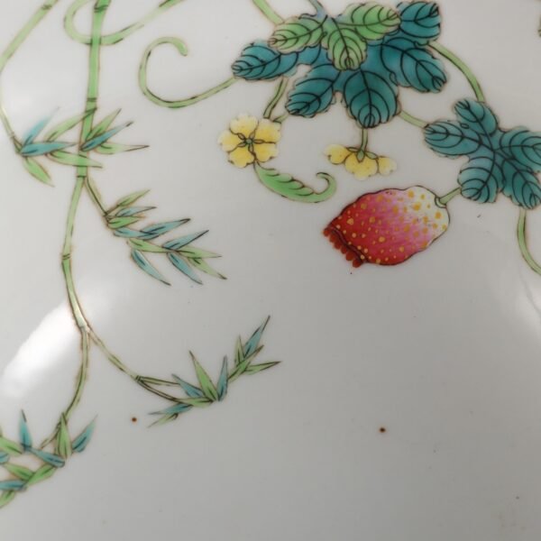 Qing Tongzhi Period Famille Rose Wall-mounted Melon Patterned Bent-waist Bowl - Image 9