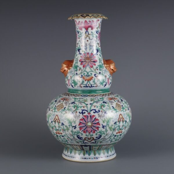 pattern animal ears flower mouth gourd vase made in the Qianlong period of the Qing Dynasty
