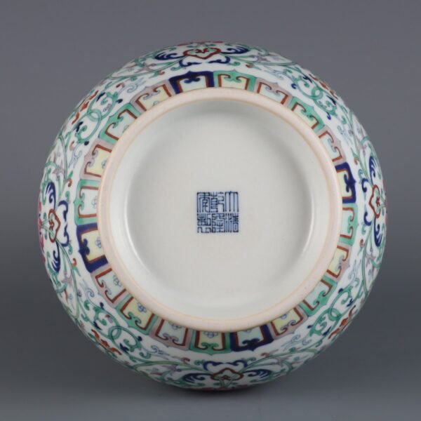 pattern animal ears flower mouth gourd vase made in the Qianlong period of the Qing Dynasty - Image 3