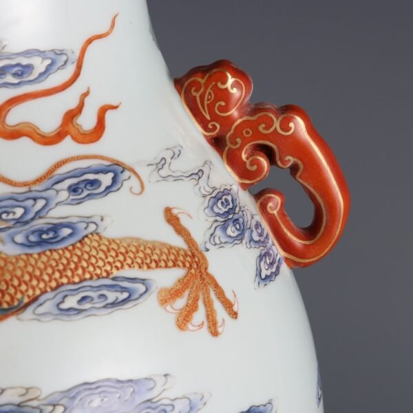 Qing Dynasty Qianlong Period Gold-painted Dragon and Phoenix Auspicious Ruyi Ear Blessing Vase - Image 6