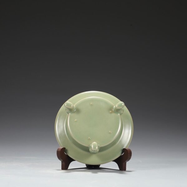 Old Collection of Tang Dynasty Yue Kiln Secret Color Hollow Covered Jar Incense Burner - Image 4
