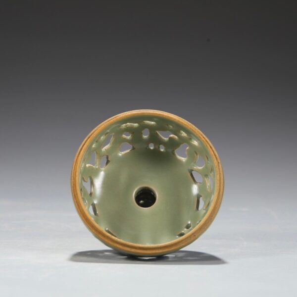 Old Collection of Tang Dynasty Yue Kiln Secret Color Hollow Covered Jar Incense Burner - Image 6