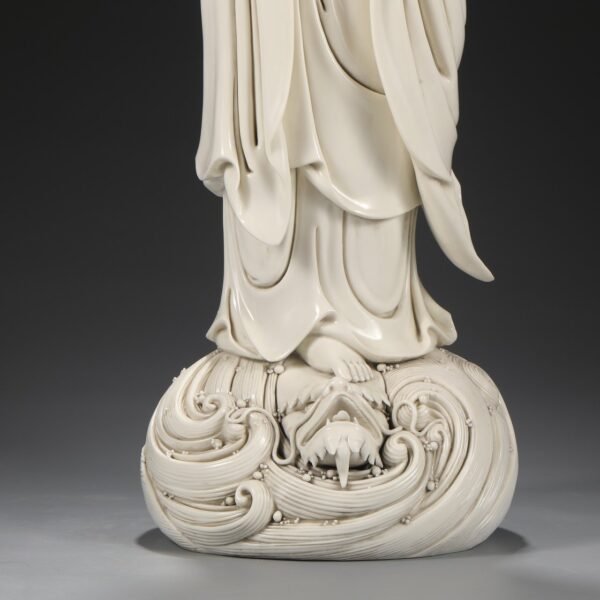 Old collection of Ming Dynasty Dehua kiln ivory white glaze Nanhai Guanyin standing statue (large Buddha statue) - Image 9