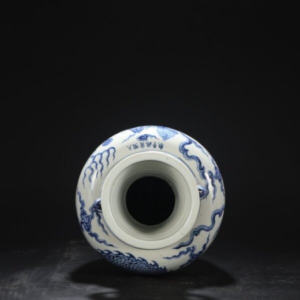 Old collection of Ming Xuande blue and white cloud dragon pattern elephant ear large vase - Image 5